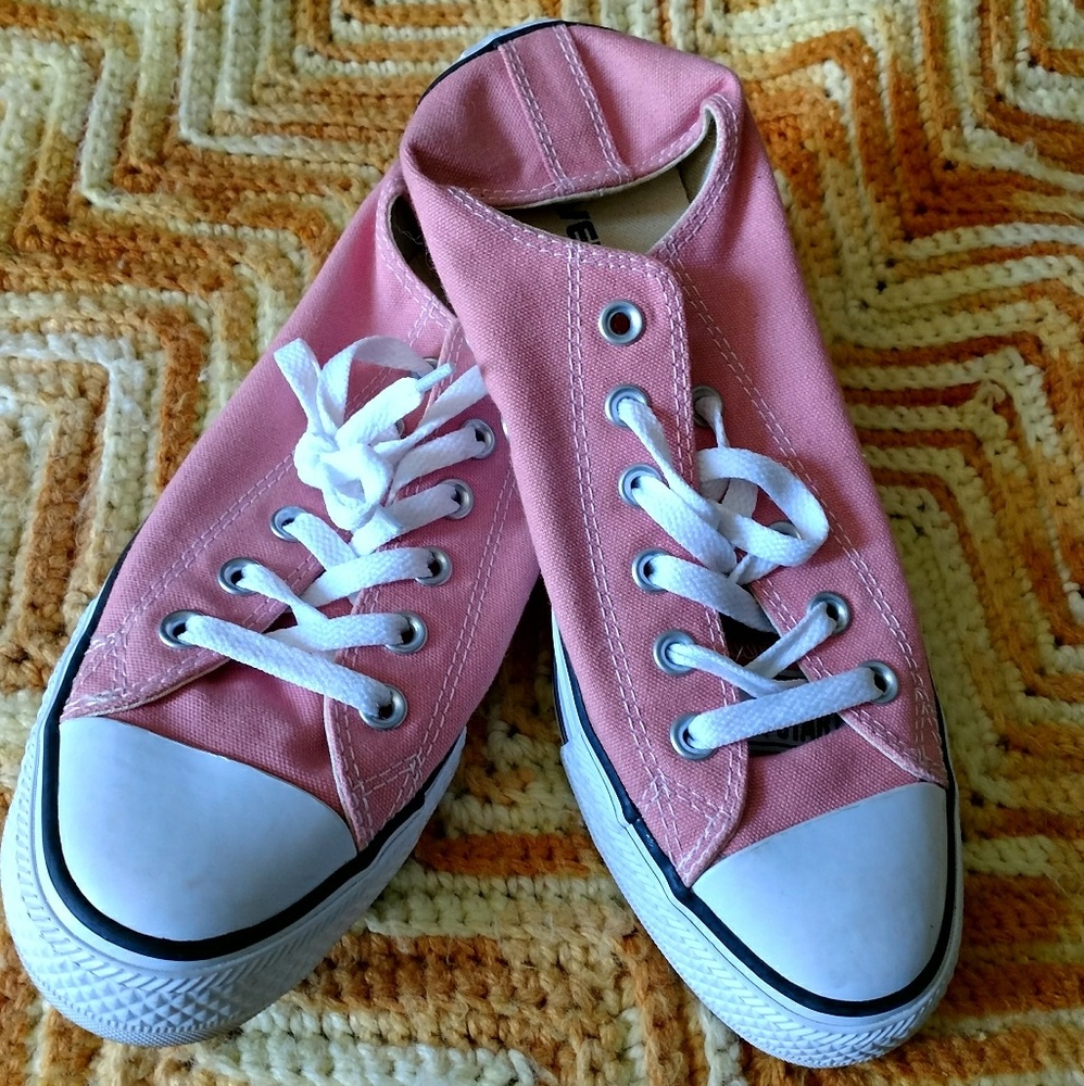 Pink low rise Converse